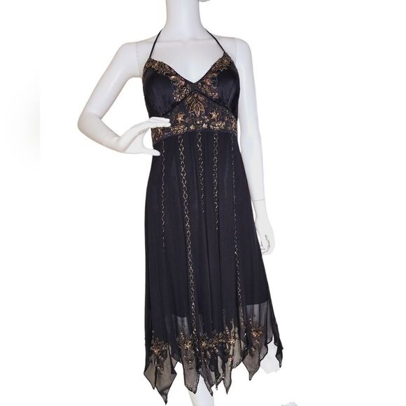 Sue Wong - Picture 3 of 8